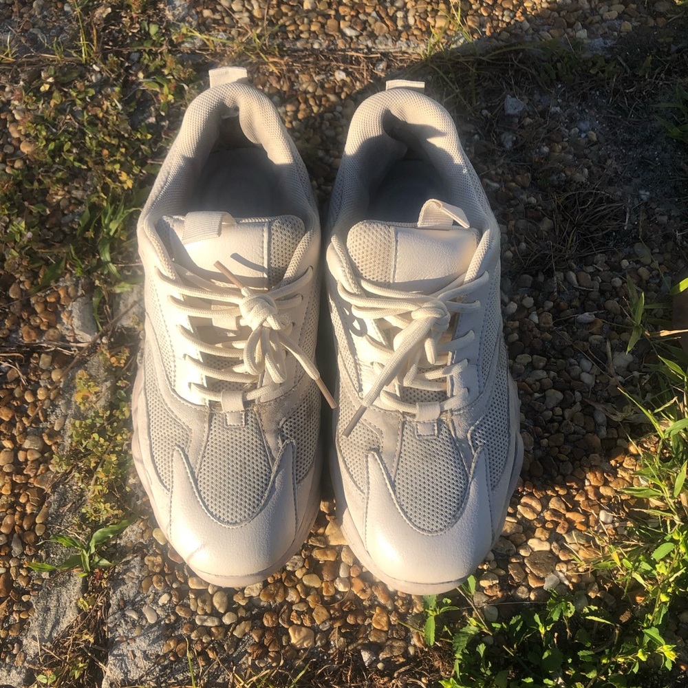 CHUNKY DAD SNEAKER